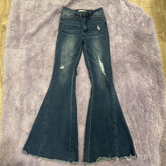 Woman's 5/27 YMI Gigi Fit Denim Collection Bell Bottom Raw Hem Flare Distressed - Picture 1 of 8